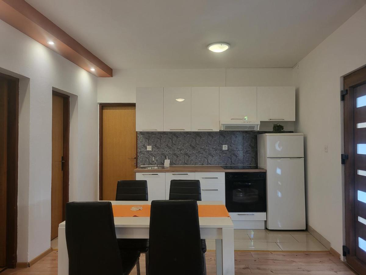Apartments Lola Biograd Na Moru Eksteriør billede
