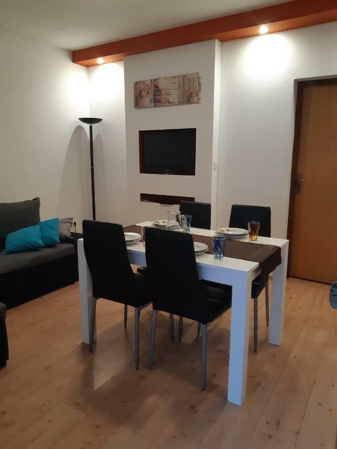 Apartments Lola Biograd Na Moru Eksteriør billede